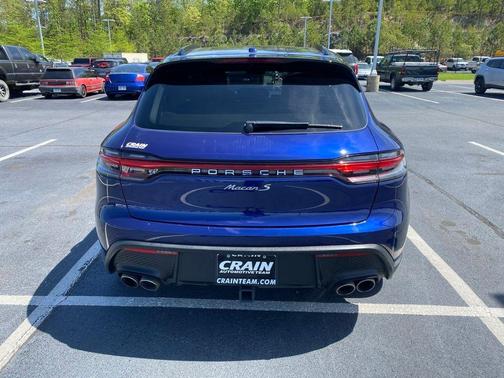 Gentian Blue Metallic 2022 Porsche Macan S