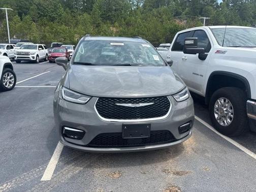 2022 Chrysler Pacifica Touring-L