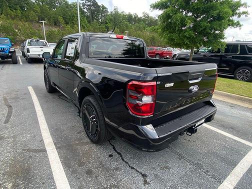 Shadow Black 2026 Ford Maverick Lobo Standard