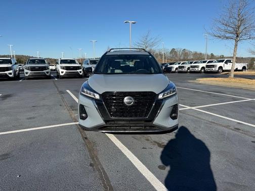 2021 Nissan Kicks SR