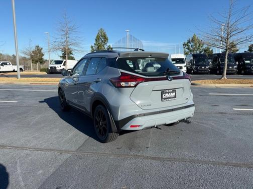 2021 Nissan Kicks SR