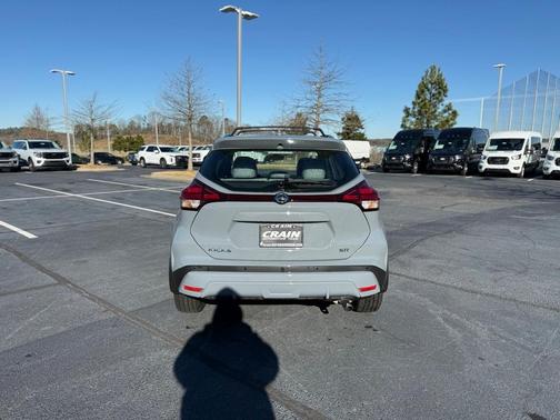 2021 Nissan Kicks SR