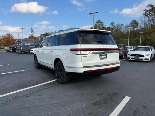 2023 Lincoln Navigator L Reserve