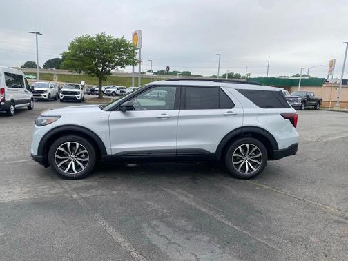 White 2026 Ford Explorer ST-Line