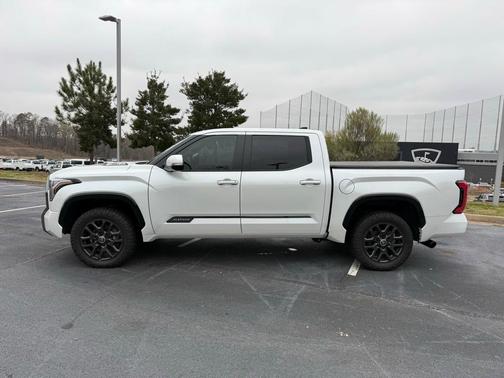 2024 Toyota Tundra Hybrid Platinum
