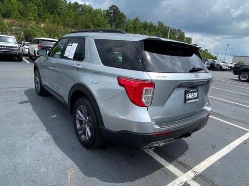 Iconic Silver Metallic 2022 Ford Explorer XLT