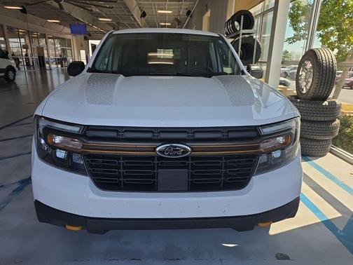 Oxford White 2024 Ford Maverick Lariat