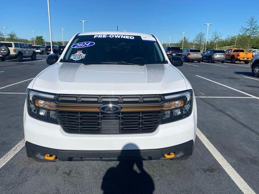 Oxford White 2024 Ford Maverick Lariat