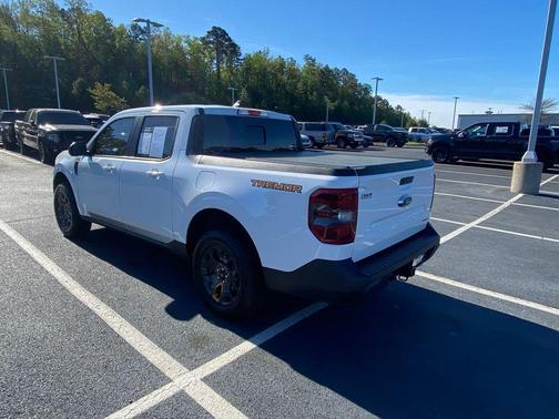 Oxford White 2024 Ford Maverick Lariat
