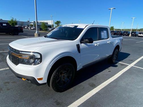 Oxford White 2024 Ford Maverick Lariat