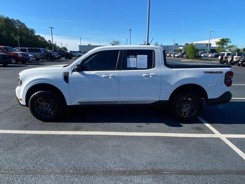 Oxford White 2024 Ford Maverick Lariat