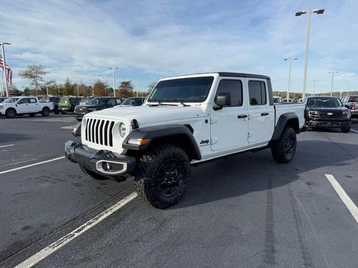 2023 Jeep Gladiator Sport