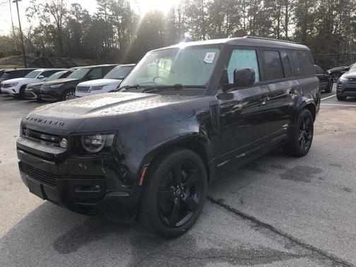 2024 Land Rover Defender P400 X-Dynamic SE