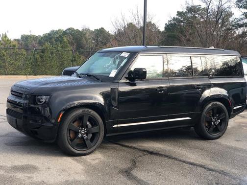 2024 Land Rover Defender P400 X-Dynamic SE