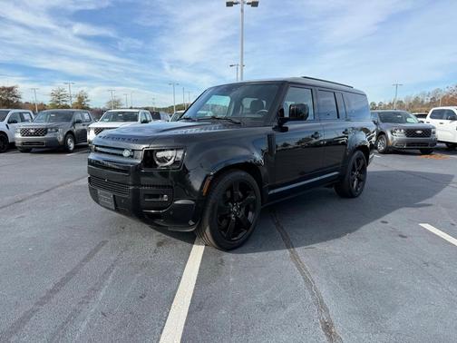 2024 Land Rover Defender P400 X-Dynamic SE