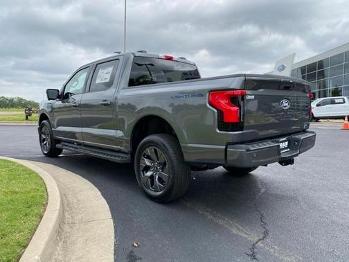 2025 Ford F-150 Lightning Flash