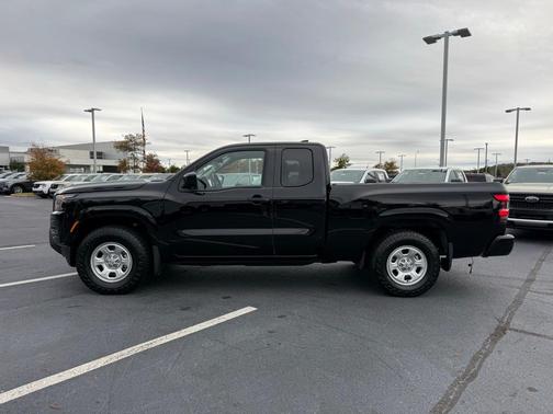 2022 Nissan Frontier S