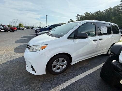 2019 Toyota Sienna L