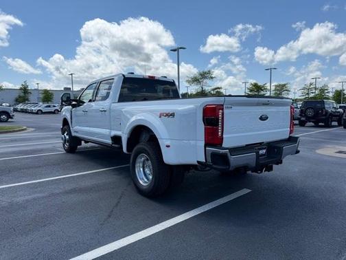 2025 Ford F-350 Lariat Super Duty