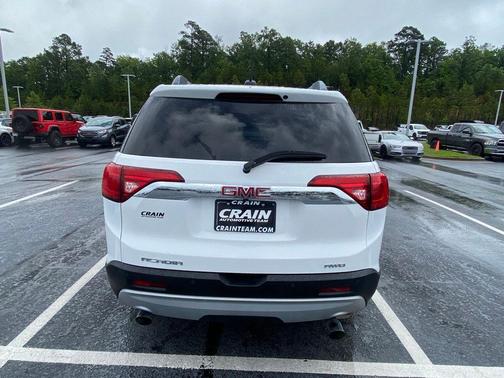 Summit White 2019 GMC Acadia SLT-1