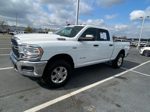 Bright White Clearcoat 2022 RAM 2500 Big Horn