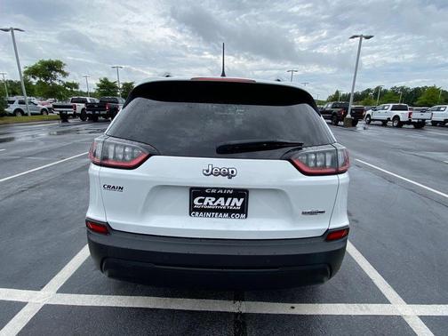 Bright White Clearcoat 2019 Jeep Cherokee Latitude