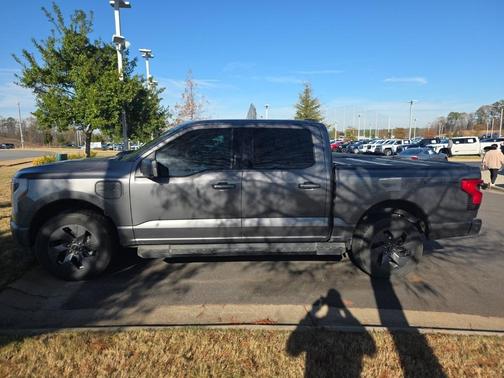 2022 Ford F-150 Lightning LARIAT