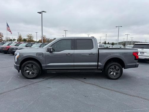 2022 Ford F-150 Lightning LARIAT