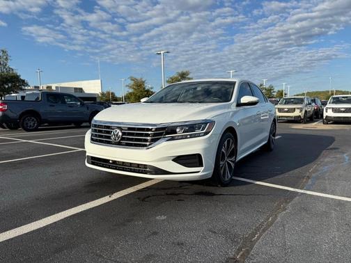 2022 Volkswagen Passat 2.0T SE