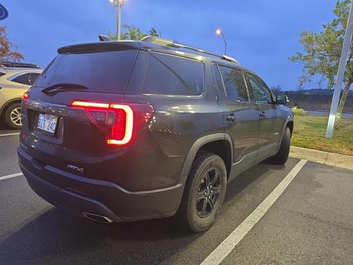 2021 GMC Acadia AT4