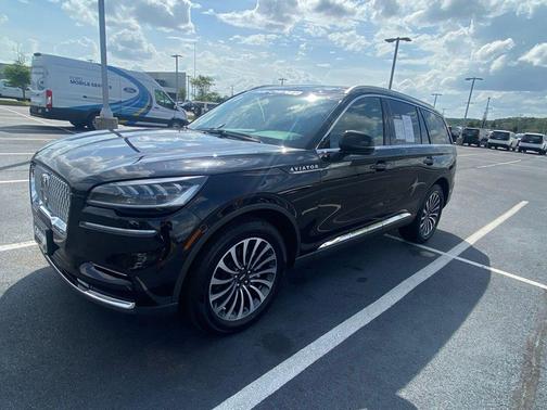 Infinite Black Metallic 2023 Lincoln Aviator Standard AWD