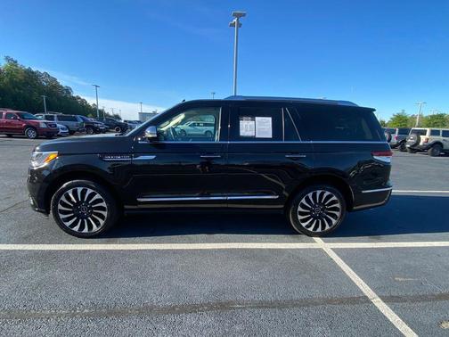 Infinite Black Metallic 2022 Lincoln Navigator Black Label