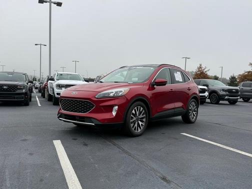 2020 Ford Escape Titanium Hybrid