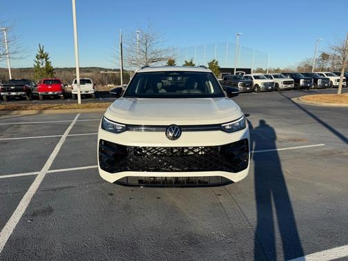 2025 Volkswagen Tiguan 2.0T SE R-Line Black