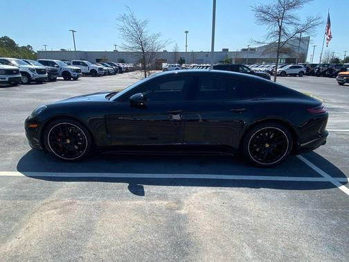 2018 Porsche Panamera Base