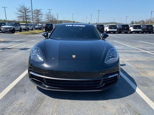 2018 Porsche Panamera Base