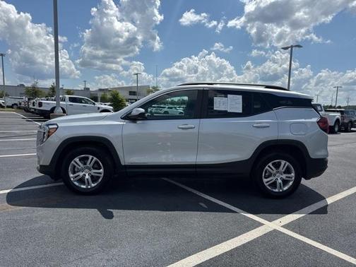 2022 GMC Terrain SLE