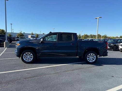 2022 Chevrolet Silverado 1500 Custom