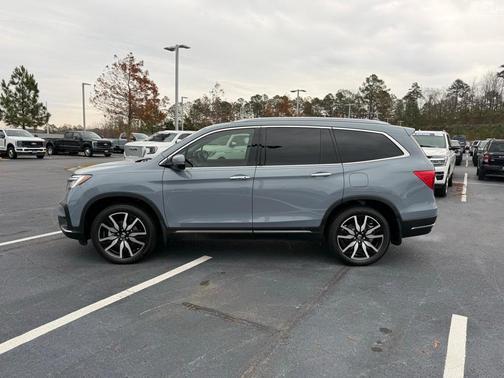 2022 Honda Pilot Touring 7-Passenger