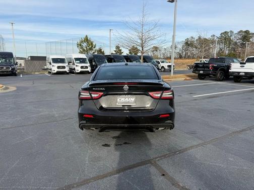2021 Nissan Maxima SR