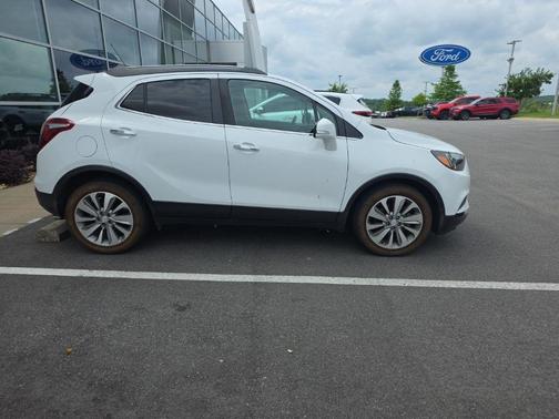 Summit White 2017 Buick Encore Preferred