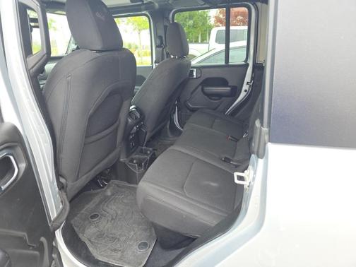 2023 Jeep Gladiator Sport