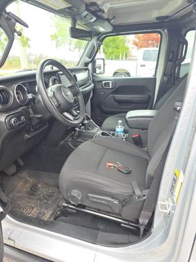 2023 Jeep Gladiator Sport