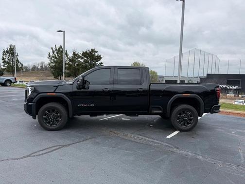 2025 GMC Sierra 2500 AT4