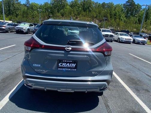 Boulder Gray Pearl 2022 Nissan Kicks SV