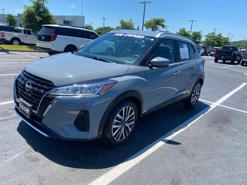 Boulder Gray Pearl 2022 Nissan Kicks SV