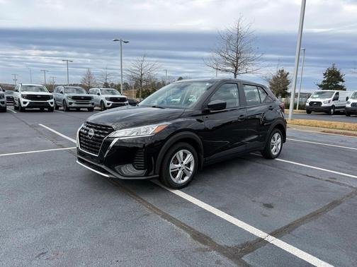 2023 Nissan Kicks S