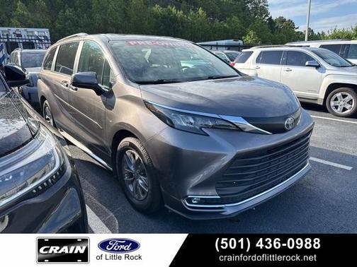 2024 Toyota Sienna XLE