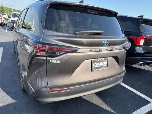 2024 Toyota Sienna XLE