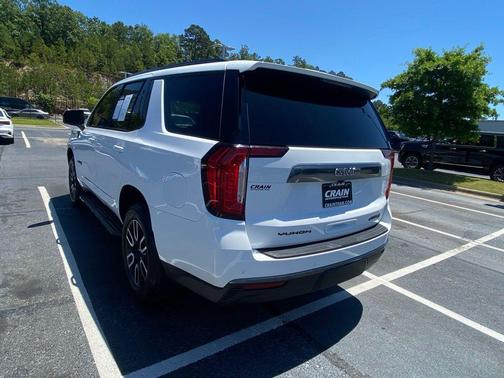 Summit White 2023 GMC Yukon AT4